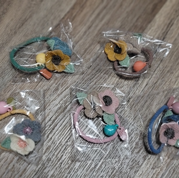 Vintage style hair ties - Picture 3 of 3